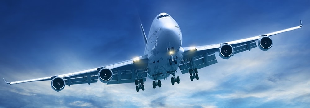 immagine esemplificativa di un aereo in volo come quelli che decollano dall'aeroporto dell’Urbe a Roma